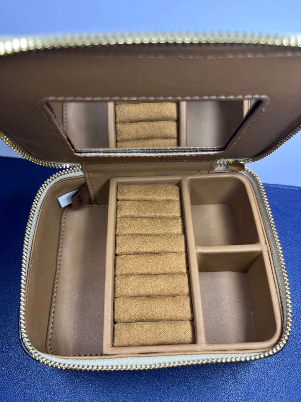 SOLD -  COACH Signature Canvas Jewelry Case - Picture 10 of 11